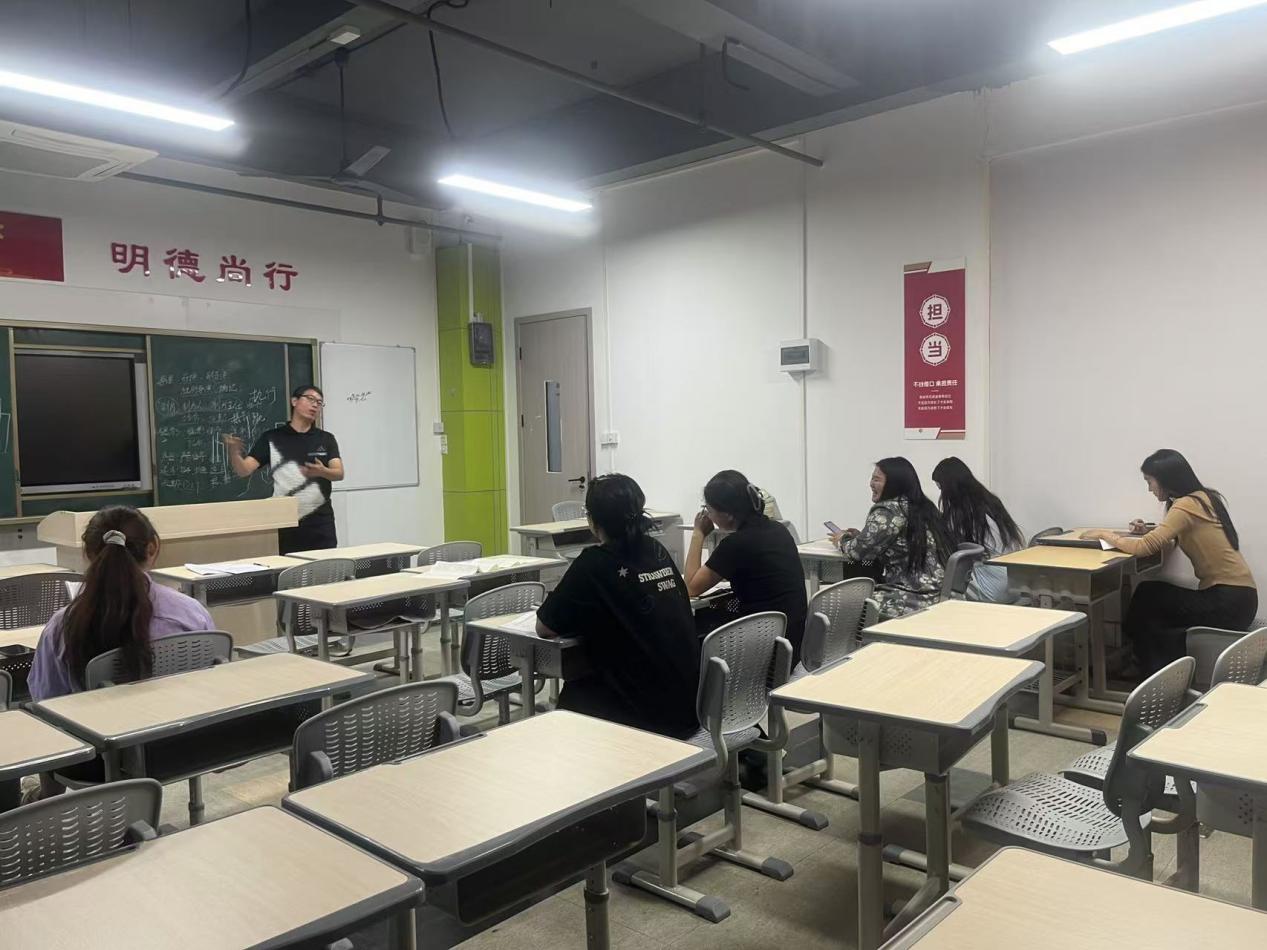 2025021803533950 黄师中高考学校 872a274315889cd81f67bd547b65dcc