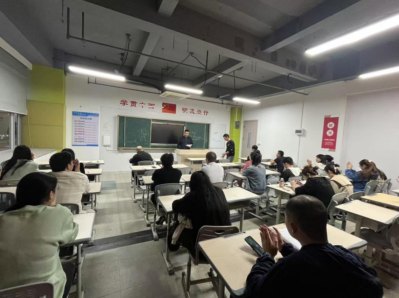 9eeb4f074a18fa28a32d7e799680350