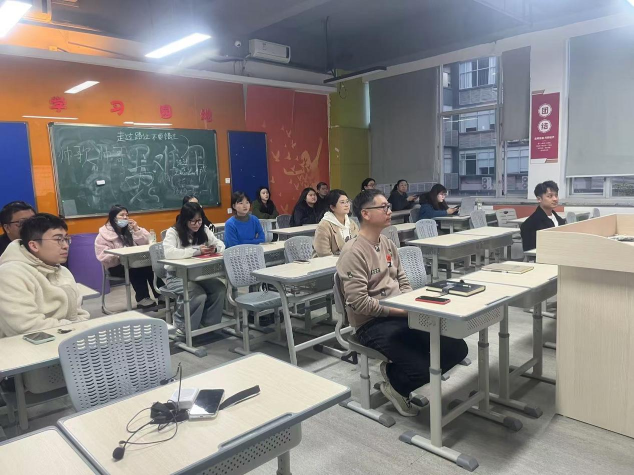 2025022007233338 黄师中高考学校 f1bc22de7936eb7012952a67ac019a0