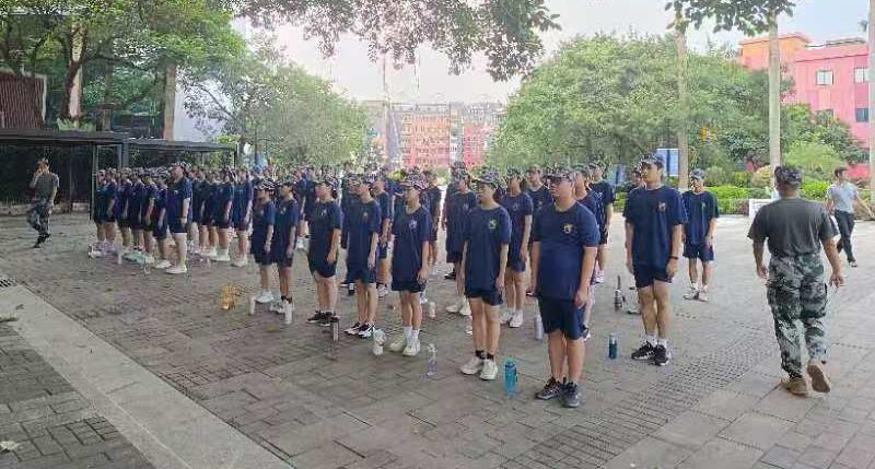 2025022010021165 黄师中高考学校 7bb4b7c1e0506a9c805e2e63be24f3d