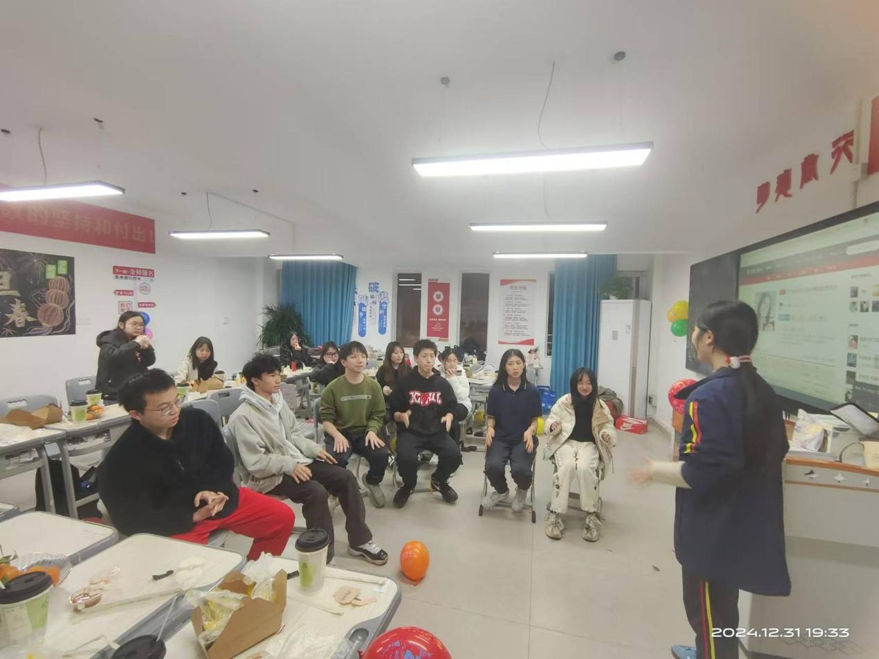 2025041607462032 黄师中高考学校 5796eb6e80dbda743026bbde8ae6938