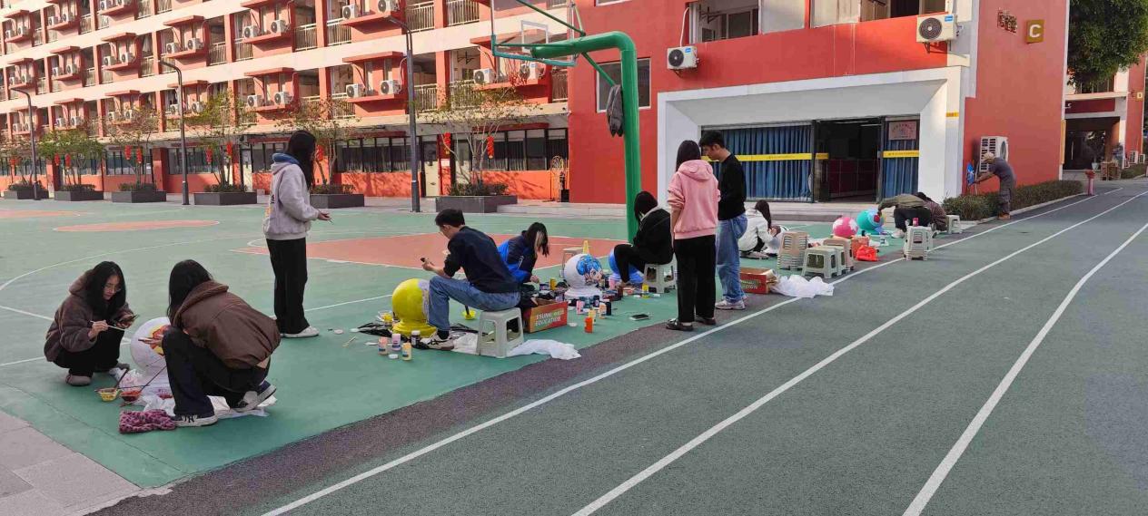 2025041608244427 黄师中高考学校 52510caa06e3805ec330a4de2b7df77