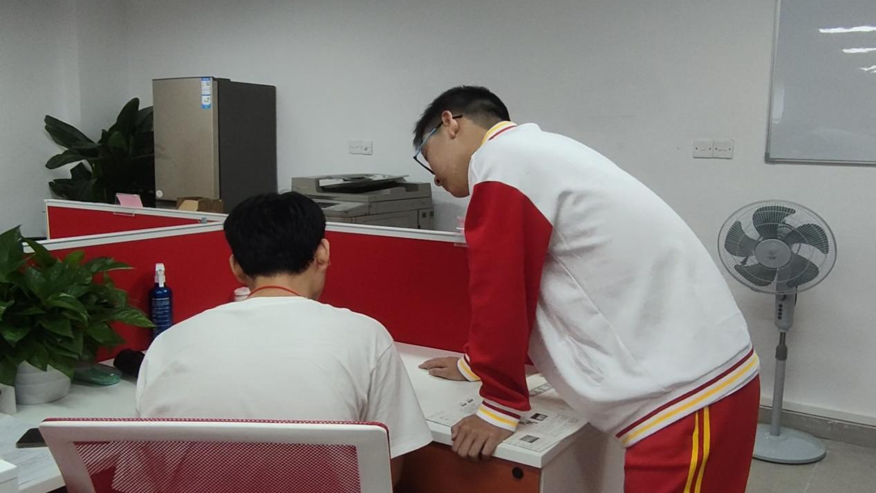 2025041608532763 黄师中高考学校 1743146167624