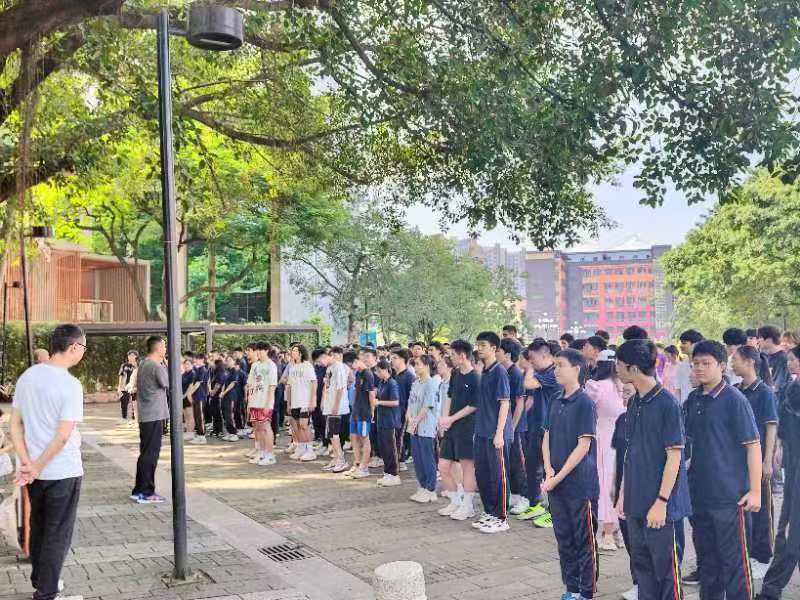 2025041609043234 黄师中高考学校 5a4e0fae9347f5a1c8d6b55405d350b