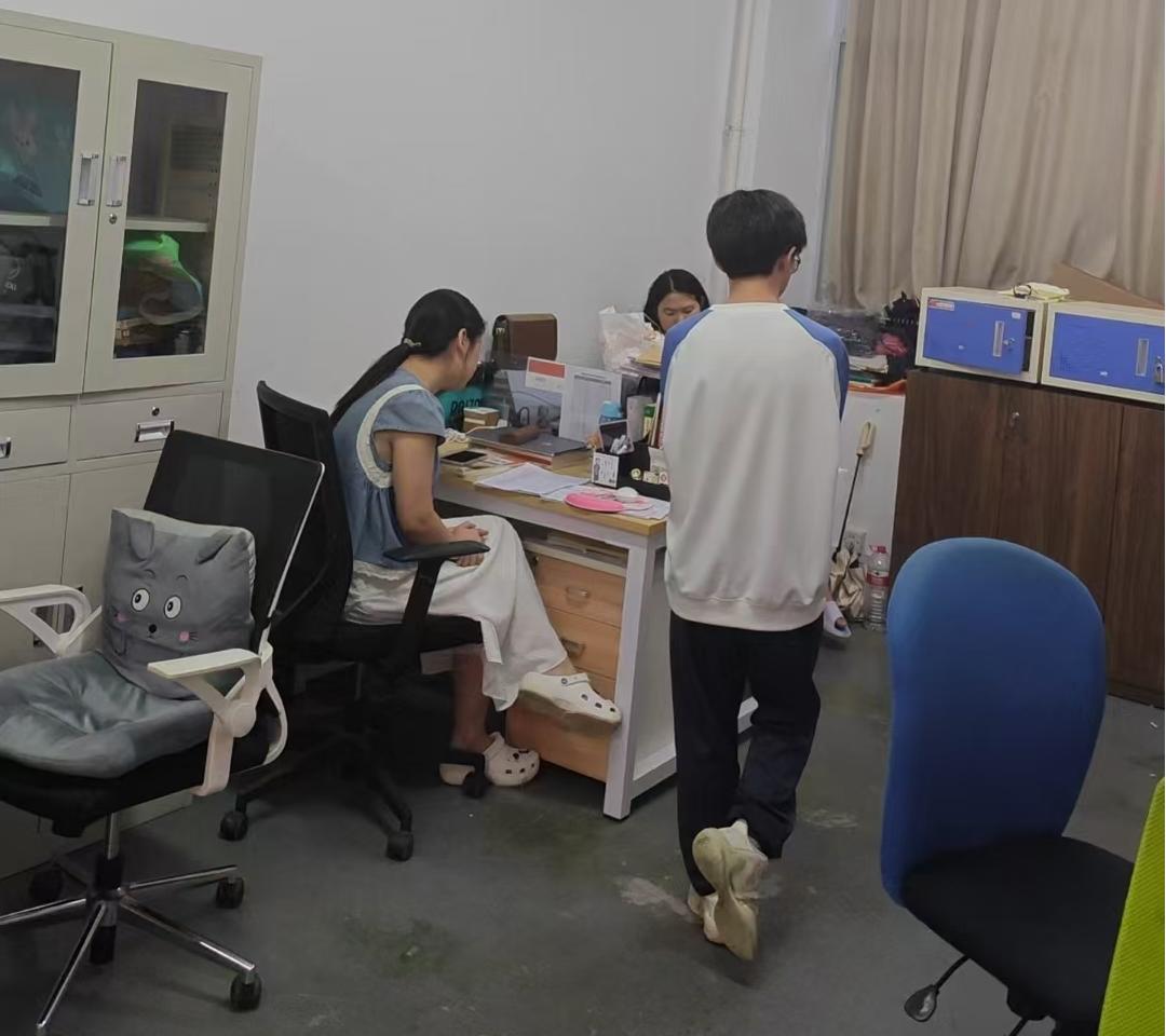 2025041609075125 黄师中高考学校 c87d914a9f8999a3ef17d13c3c5b8dd