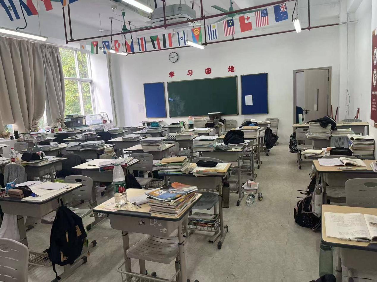 2025041609133743 黄师中高考学校 44a2504ad35fe17f22017f0c11e6c08