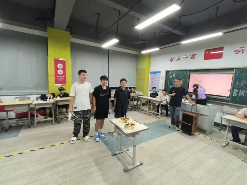 2025041702310725 黄师中高考学校 e157abfcbc9c9cb7d894f2a48d0d63b