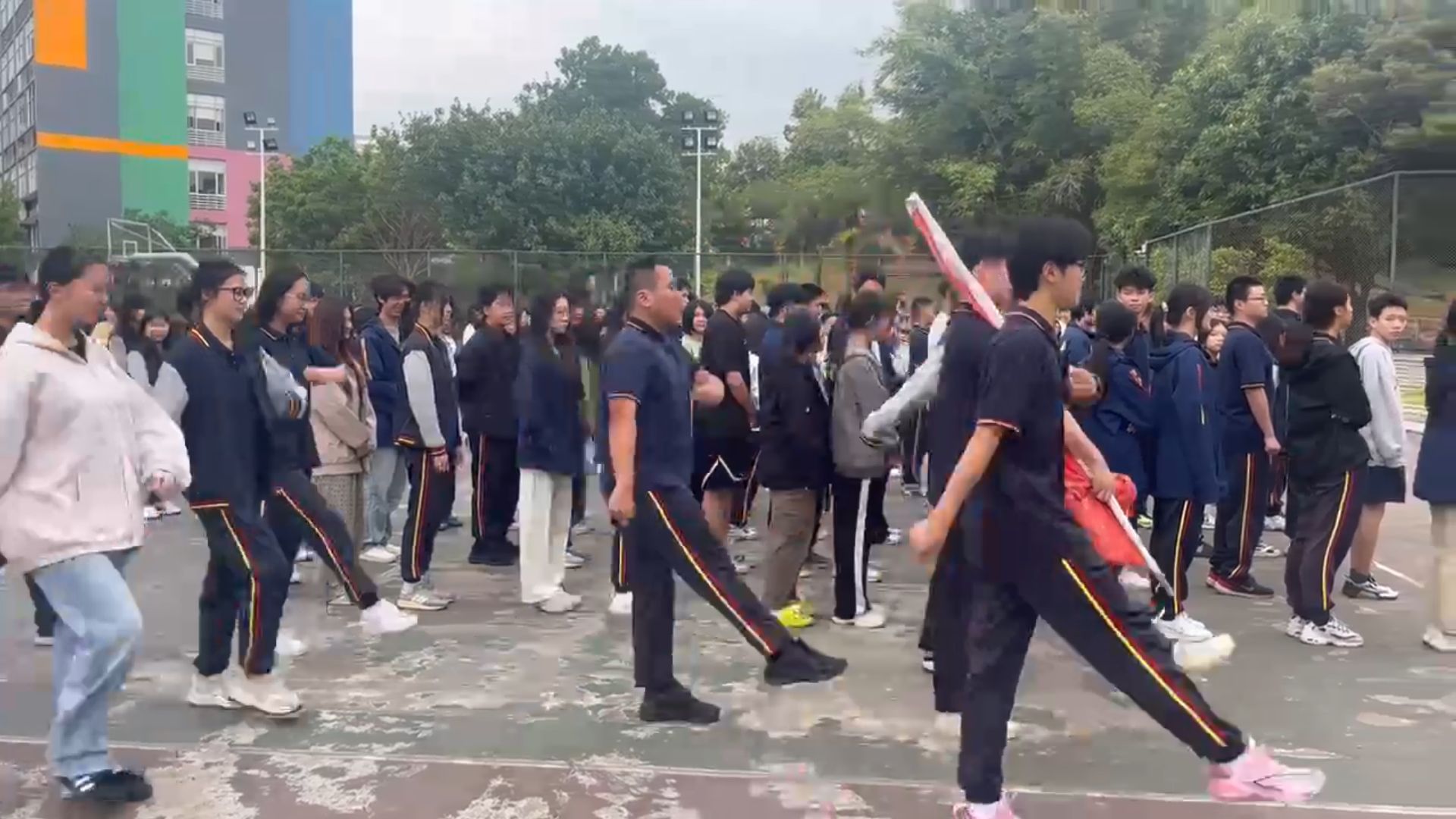 2025041702342796 黄师中高考学校 1734663635040