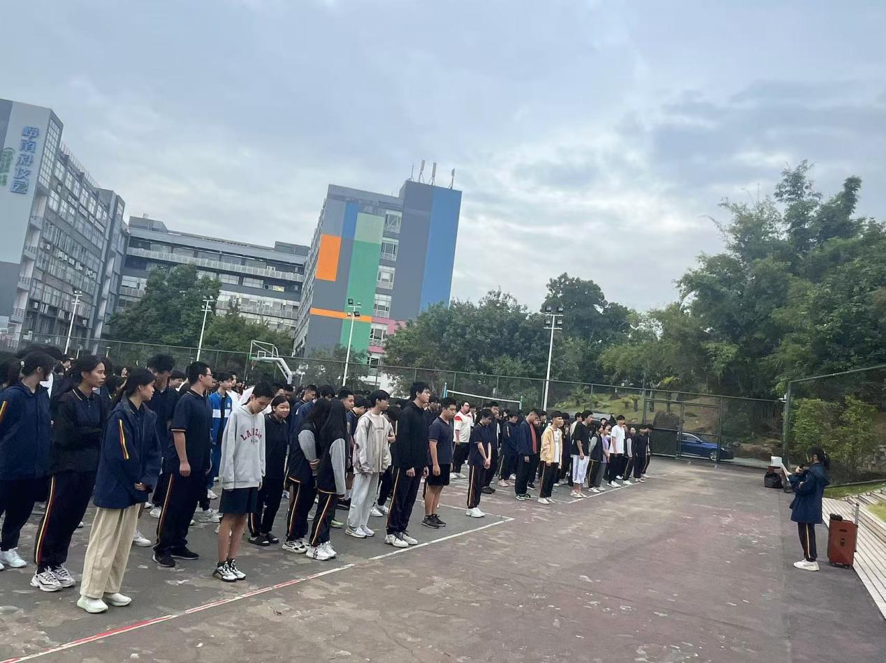 2025041702343527 黄师中高考学校 7c25072358c7235c427d0a8b9ff7cab