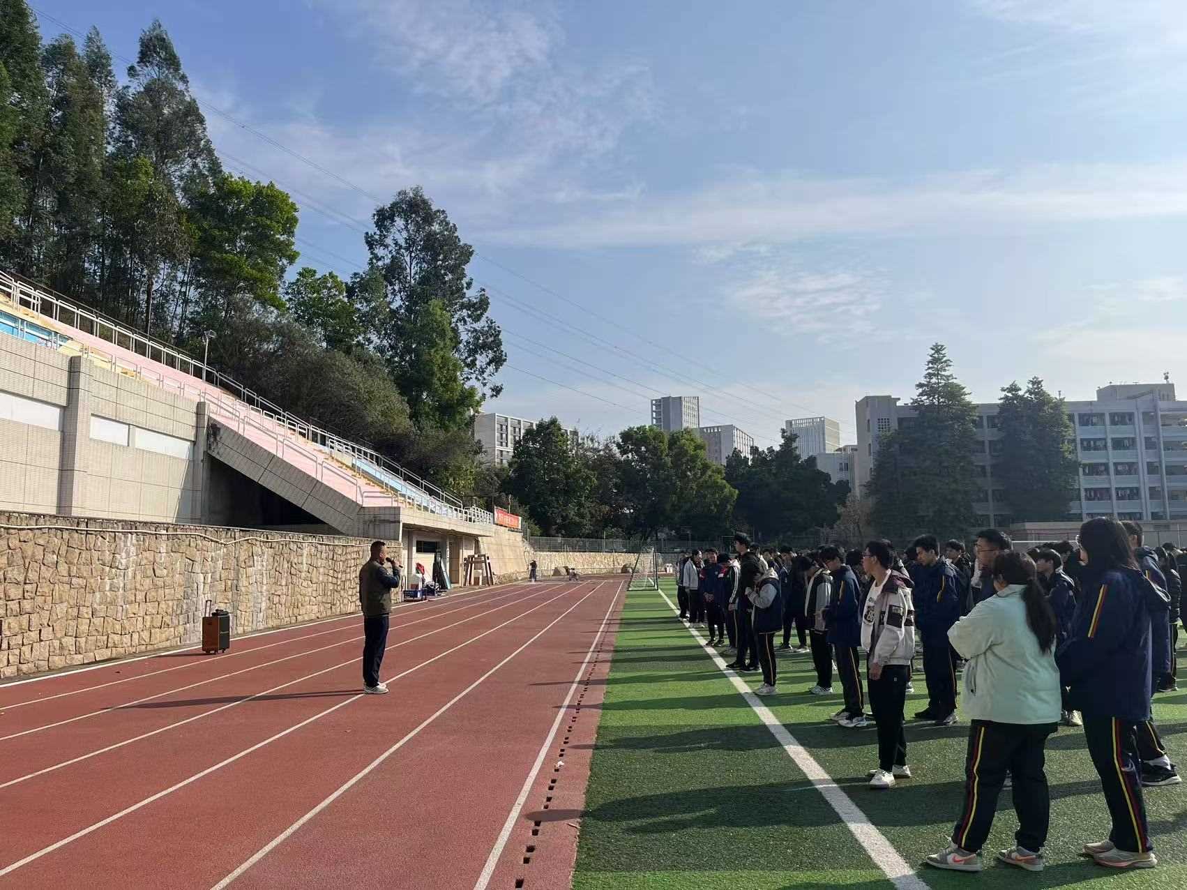 2025042802493332 黄师中高考学校