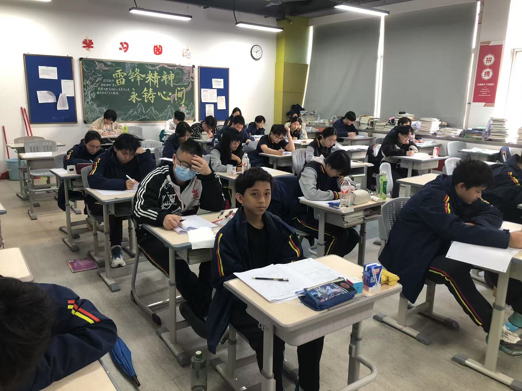 2025042803082233 黄师中高考学校