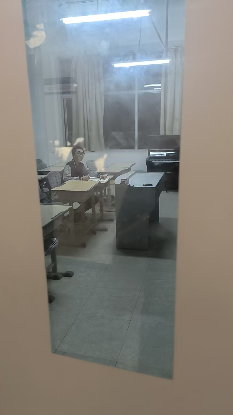 2025042803115193 黄师中高考学校