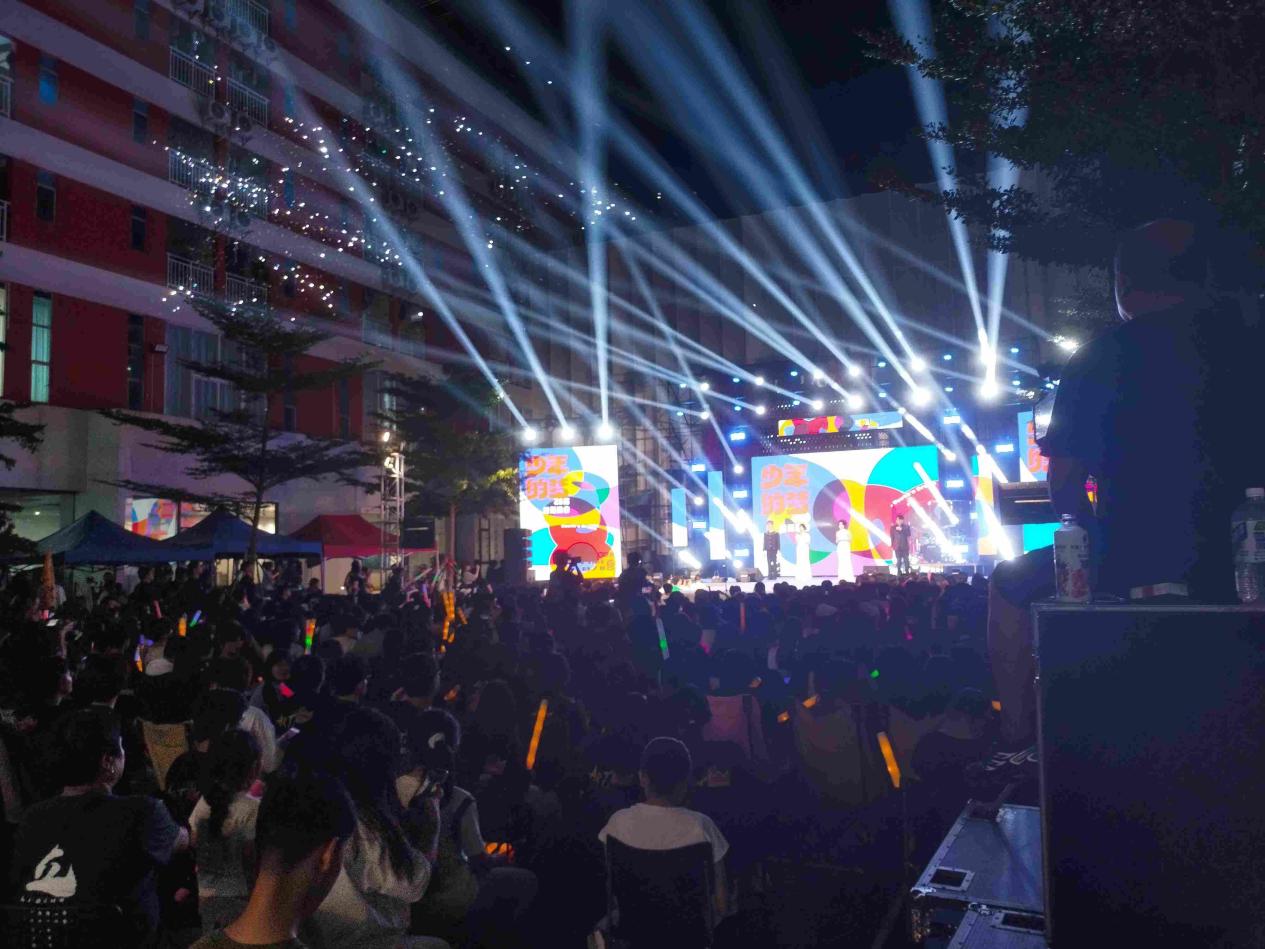 2025120307165099 黄师中高考学校 3