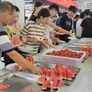 2024121810033765 黄师中高考学校 D运营黄师校园资讯6学校新闻2024 08 31 龙虾美食节丨探索美食文化点亮多彩校园生活20240831 1122081jpg20240831 1122081