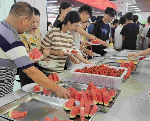 D:/运营/黄师/校园资讯/6.学校新闻/2024-08-31_龙虾美食节丨探索美食文化,点亮多彩校园生活/20240831_112208(1).jpg20240831_112208(1)