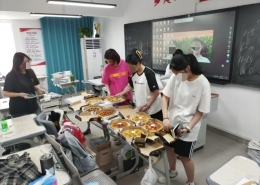 2025082710063030 黄师中高考学校