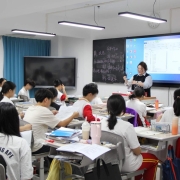 2025120309052836 黄师中高考学校 班会 2